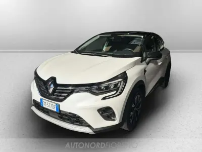 Second-hand Renault Captur Techno 143 CP (105 kW) 2023 Alb SUV