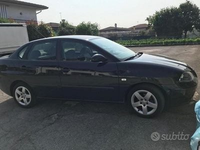 Usata Seat Cordoba 64 CV (47 kW) 2003 Nero Berlina
