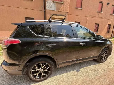Usata Toyota RAV4 Business Edition 143 CV (105 kW) 2016 Nero SUV