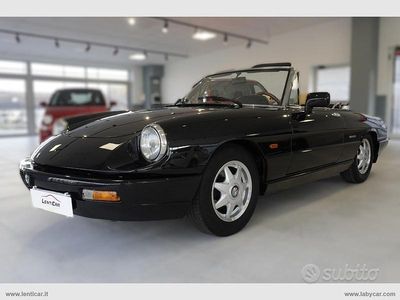 Usata Alfa Romeo Spider 106 CV (77 kW) 1992 Nero Cabrio