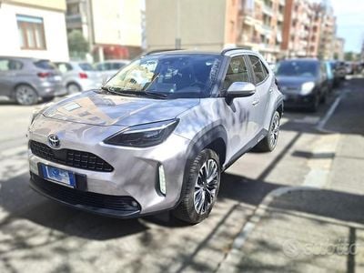 Usata Toyota Yaris Cross Lounge 92 CV (67 kW) 2023 Grigio SUV