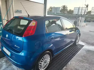 Usata Fiat Grande Punto 65 CV (47 kW) 2006 Blu Utilitaria