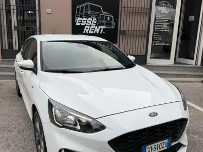 Usata Ford Focus ST-Line 125 CV (91 kW) 2020 Bianco Berlina