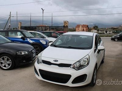 Usata Kia Rio LX 75 CV (55 kW) 2012 Bianco Berlina