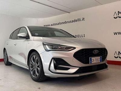 Usata Ford Focus ST-Line 155 CV (114 kW) 2024 Moondust silver Utilitaria