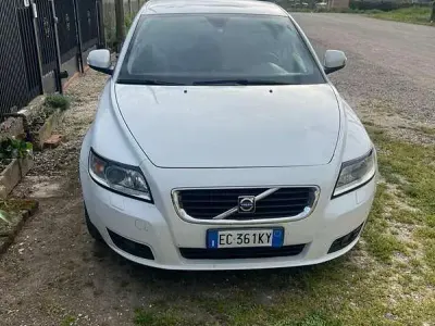 Usata Volvo V50 Momentum 101 CV (74 kW) 2011 Station wagon