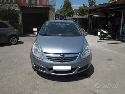 Usado Opel Corsa 80 HP (58 kW) 2009 Cinzento Citadino