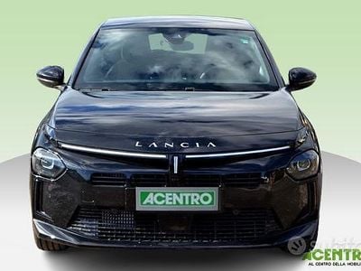 Usata Lancia Ypsilon 101 CV (74 kW) 2025 Nero Utilitaria