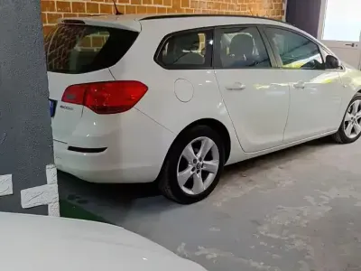Brugt Opel Astra 95 HK (69 kW) 2011 Hvid Stationcar