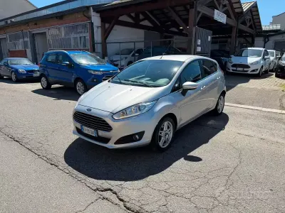 Usata Ford Fiesta Titanium 97 CV (71 kW) 2014 Grigio Utilitaria
