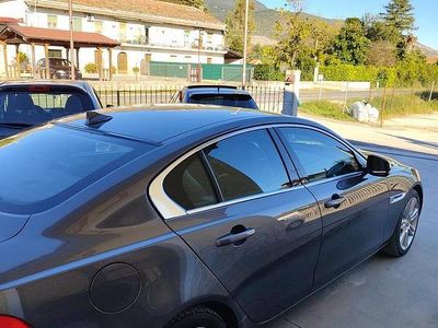 Usata Jaguar XE Portfolio 180 CV (132 kW) 2015 Grigio Berlina