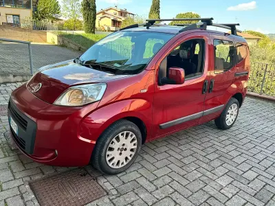 Käytetty Fiat Qubo Trekking 75 HP (55 kW) 2010 Punainen Tila-auto