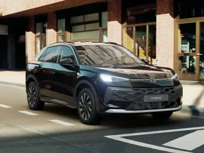 Nuova VW T-Roc Life 116 CV (85 kW) 2026 Grenadill black metallizzato SUV