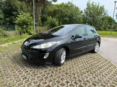 Usata Peugeot 308 109 CV (80 kW) 2010 Nero Utilitaria