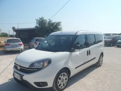 Usata Fiat Doblò 105 CV (77 kW) 2022 Bianco Monovolume