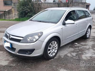 Usata Opel Astra 105 CV (77 kW) 2005 Grigio Station wagon