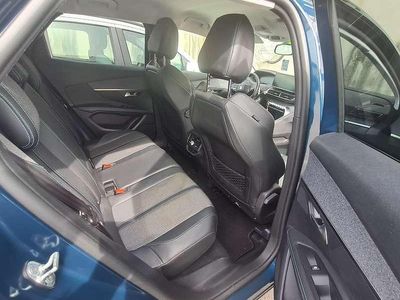 Usata Peugeot 3008 Allure 122 CV (89 kW) 2022 Blu/azzurro SUV