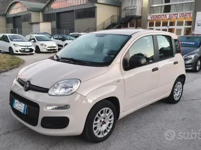 Usata Fiat Panda Lounge 95 CV (69 kW) 2016 Beige Utilitaria