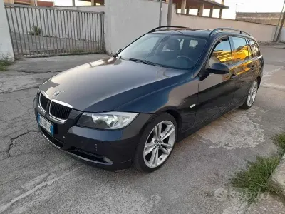 Usata BMW 318 122 CV (89 kW) 2007 Nero Station wagon