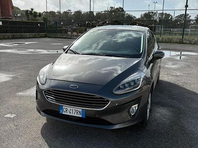 Usata Ford Fiesta Titanium 100 CV (73 kW) 2021 Grigio Utilitaria