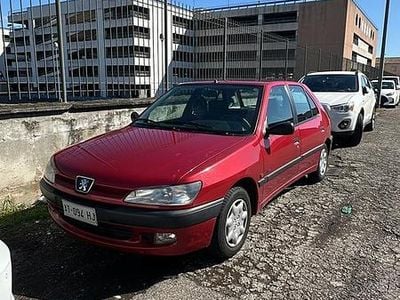 Begagnad Peugeot 306 75 HK (55 kW) 1997 Röd Sedan