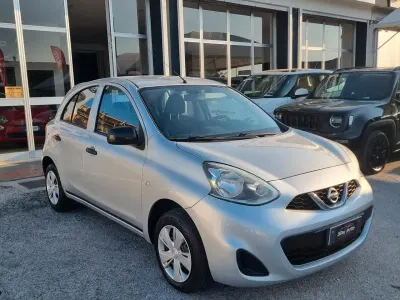 Usata Nissan Micra Tekna 80 CV (58 kW) 2015 Argento Utilitaria
