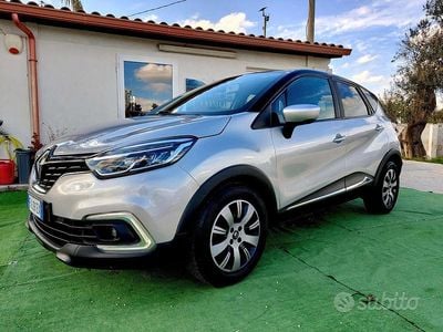 Usata Renault Captur 90 CV (66 kW) 2019 Grigio SUV