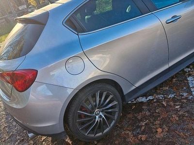 Grigio Usata 2010 Alfa Romeo Giulietta Quadrifoglio Verde Berlina | 11.500 € (Buon prezzo)