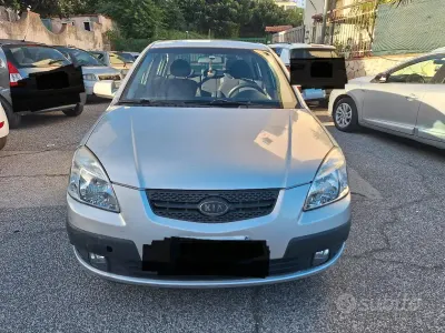 Usata Kia Rio 110 CV (80 kW) 2005 Berlina