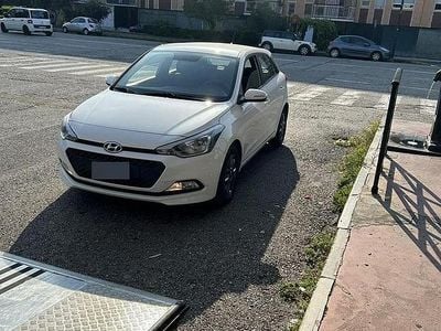 Usata Hyundai i20 84 CV (61 kW) 2017 Bianco Berlina
