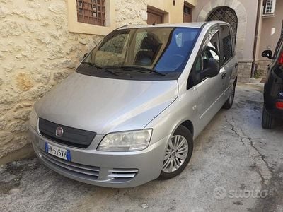 Usata Fiat Multipla 120 CV (88 kW) 2010 Grigio Monovolume
