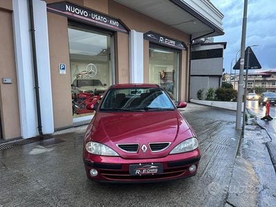 Usata Renault Mégane 97 CV (71 kW) 1999 Rosso Berlina