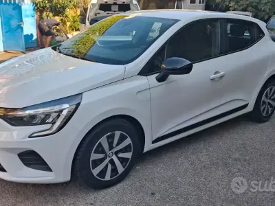 Usata Renault Clio V Techno 101 CV (74 kW) 2023 Bianco Berlina