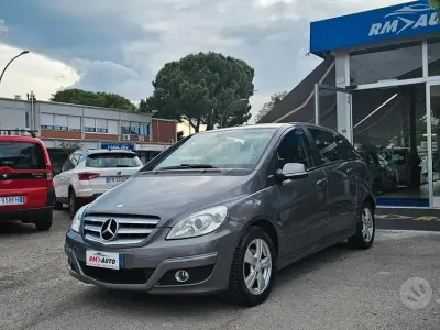 Käytetty Mercedes B160 Executive 95 HP (69 kW) 2010 Harmaa Tila-auto