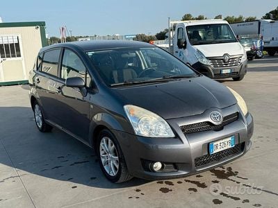 Usata Toyota Corolla Verso Luna 185 CV (136 kW) 2008 Grigio Monovolume