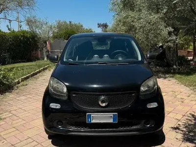 Usata Smart ForFour 71 CV (52 kW) 2015 Nero Utilitaria