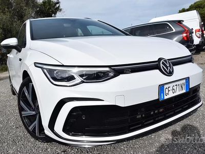 Usata VW Golf VIII R-line 150 CV (110 kW) 2020 Bianco Station wagon