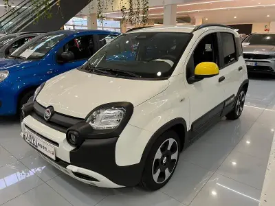 Usata Fiat Panda Cross Cross 69 CV (50 kW) 2025 Bianco Utilitaria