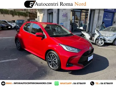 Usata Toyota Yaris Hybrid Trend 92 CV (67 kW) 2022 Rosso Berlina