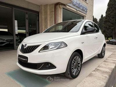 Usata Lancia Ypsilon Gold 69 CV (50 kW) 2023 Bianco Utilitaria