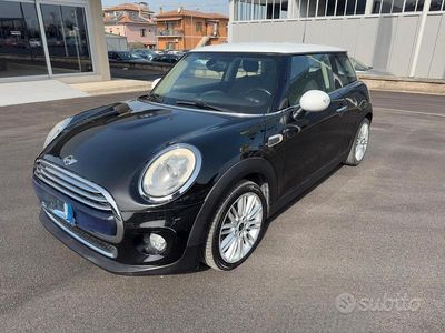 Usata Mini Cooper D 115 CV (84 kW) 2017 Viola Utilitaria