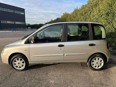 Usata Fiat Multipla Emotion 92 CV (67 kW) 2006 Argento Monovolume