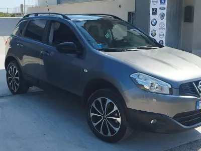 Usata Nissan Qashqai Tekna 110 CV (80 kW) 2013 Grigio SUV