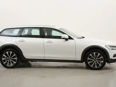 Usata Volvo V90 CC Plus 197 CV (144 kW) 2022 Biancobianco Station wagon