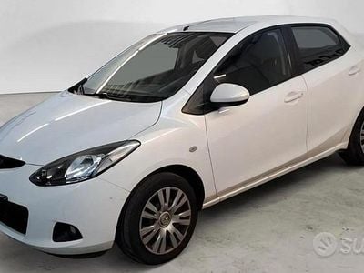 Usata Mazda 2 75 CV (55 kW) 2009 Bianco Utilitaria