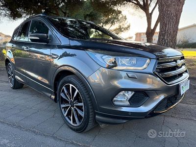 Usata Ford Kuga ST-Line 120 CV (88 kW) 2018 Grigio SUV