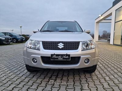 Second-hand Suzuki Grand Vitara 129 CP (94 kW) 2012 Argintiu SUV