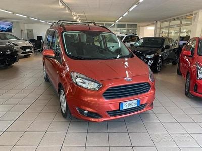 Usata Ford Tourneo Courier 75 CV (55 kW) 2018 Marrone Monovolume