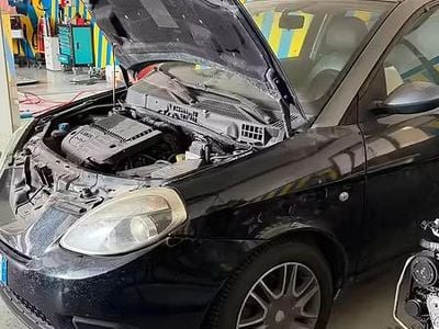 Begagnad Lancia Ypsilon 70 HK (51 kW) 2005 Halvkombi