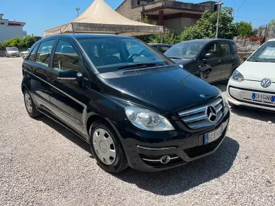 Usata Mercedes B180 116 CV (85 kW) 2010 Nero Monovolume
